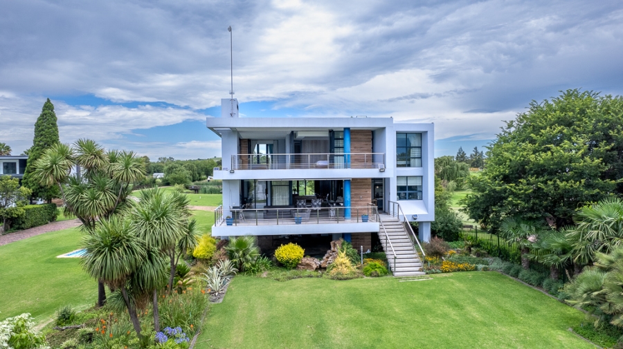 5 Bedroom Property for Sale in Wonderwater Free State